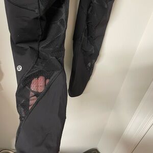 Lululemon leggings with fun lace detailing
